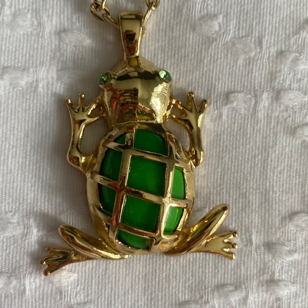 Lilly Pulitzer frog charm necklace